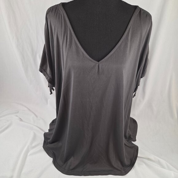 Suzanne Betro Tops - Suzanne Betro - Simple - Cap Sleeve Top